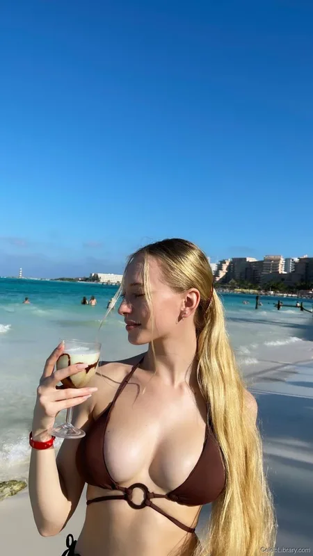 Sophia Diamond photo 4 of 1991