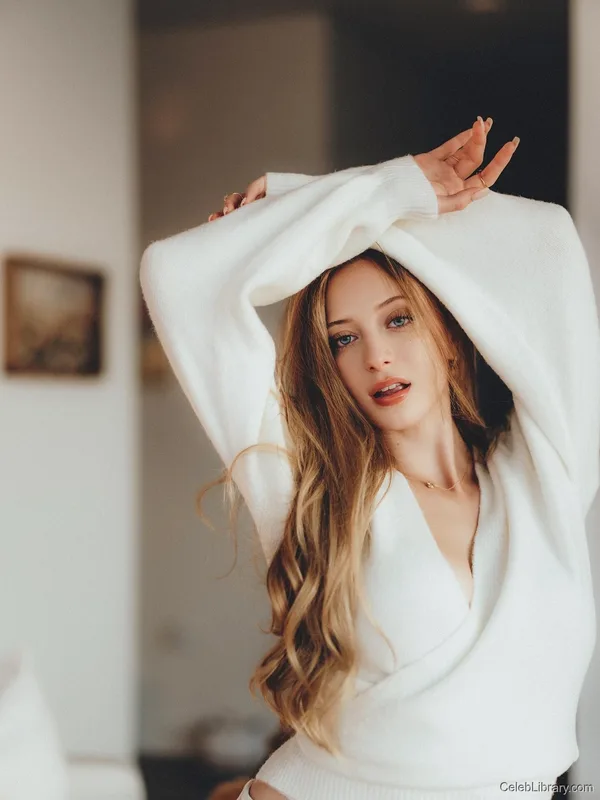 Sophia Diamond photo 16 of 1991