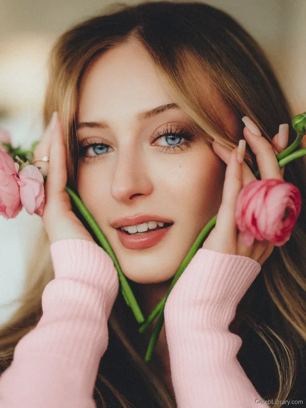 Sophia Diamond photo 17 of 1991
