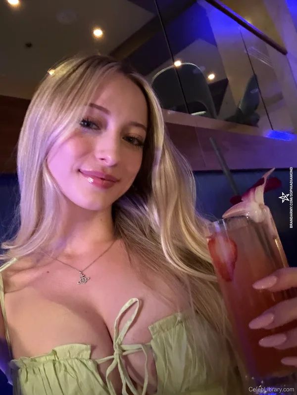 Sophia Diamond photo 9 of 1991