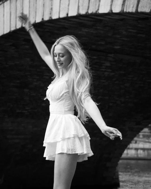Sophia Diamond photo 4 of 1991