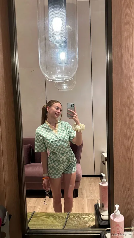 Sophia Diamond photo 21 of 1991
