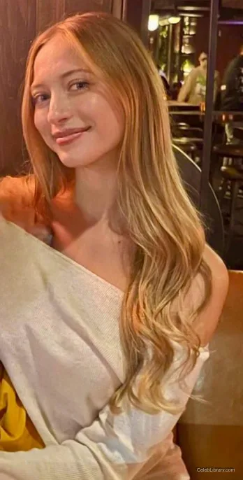 Sophia Diamond photo 16 of 1991