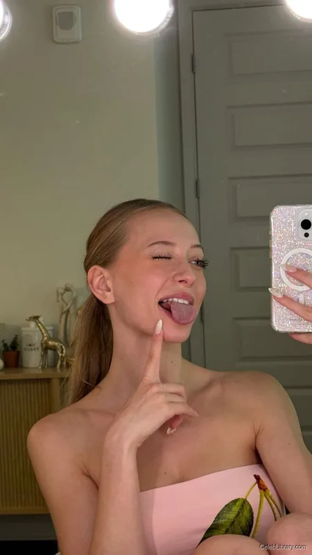 Sophia Diamond photo 18 of 1991