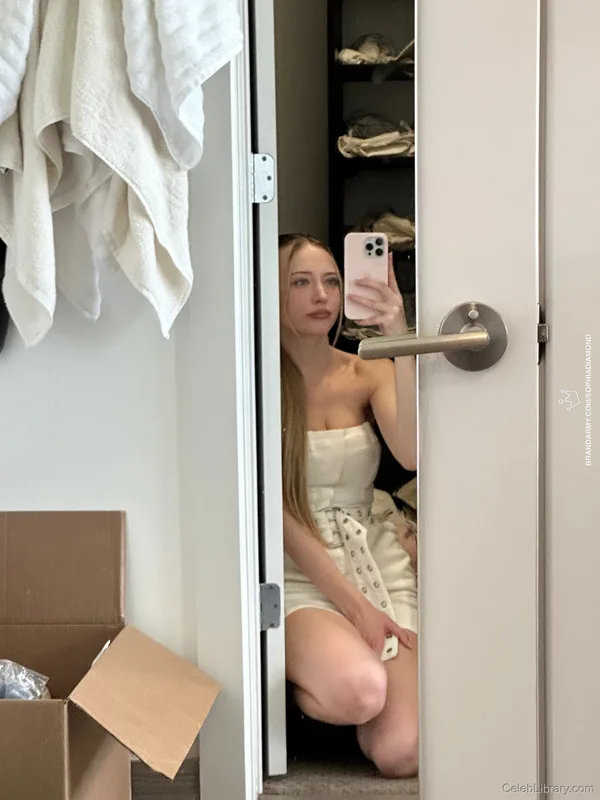 Sophia Diamond photo 22 of 1991