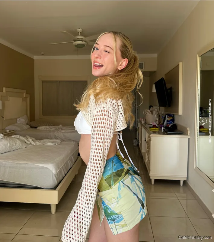 Sophia Diamond photo 1 of 1991