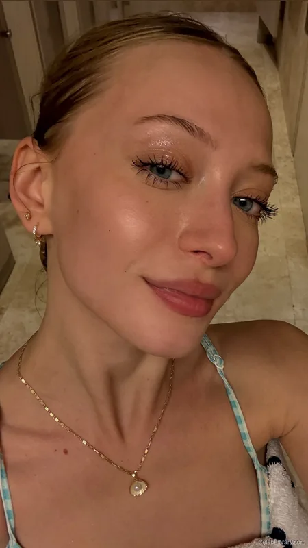 Sophia Diamond photo 24 of 1991