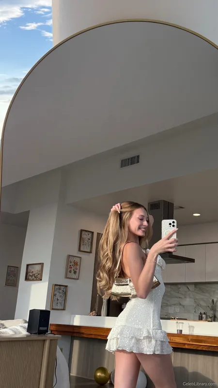 Sophia Diamond photo 10 of 1991