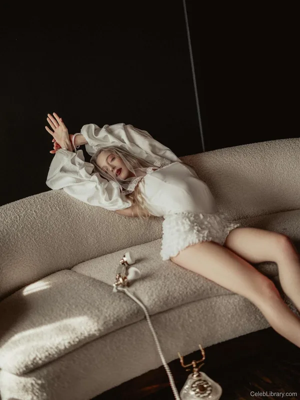 Sophia Diamond photo 24 of 1991