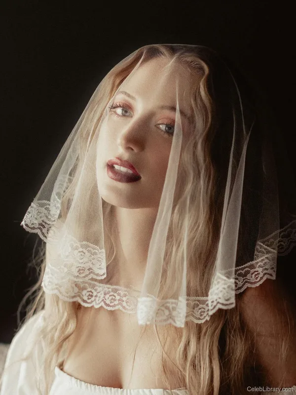 Sophia Diamond photo 3 of 1991
