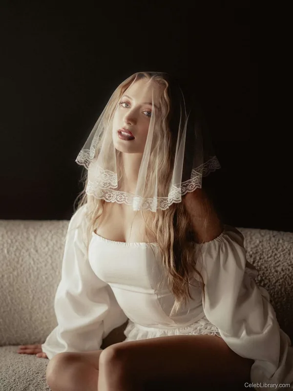 Sophia Diamond photo 4 of 1991