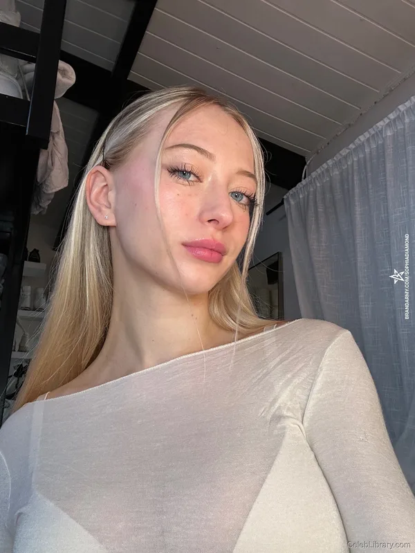 Sophia Diamond photo 14 of 1991