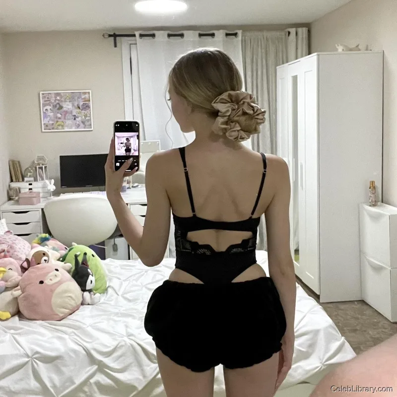 Sophia Diamond photo 8 of 1991
