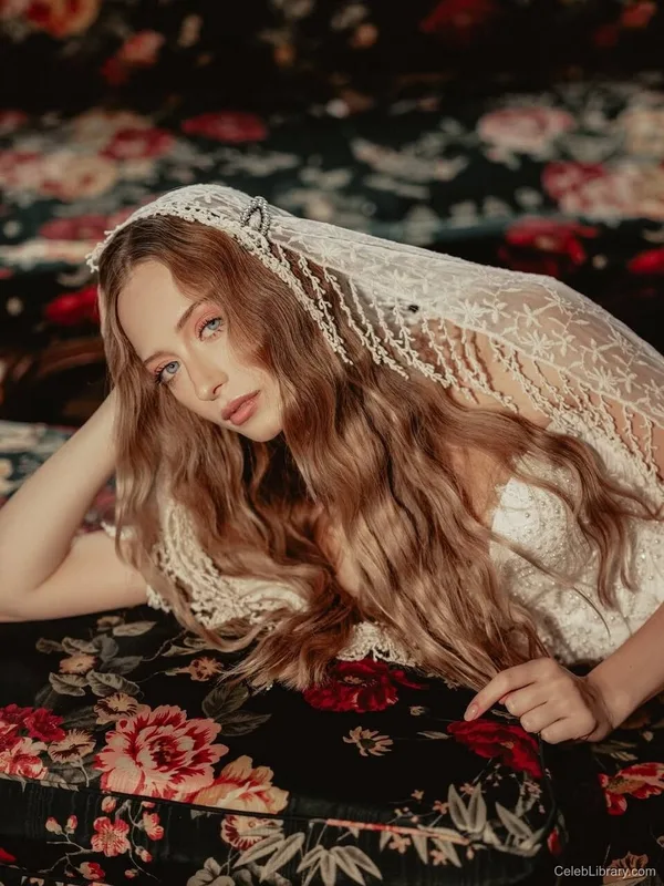 Sophia Diamond photo 8 of 1991