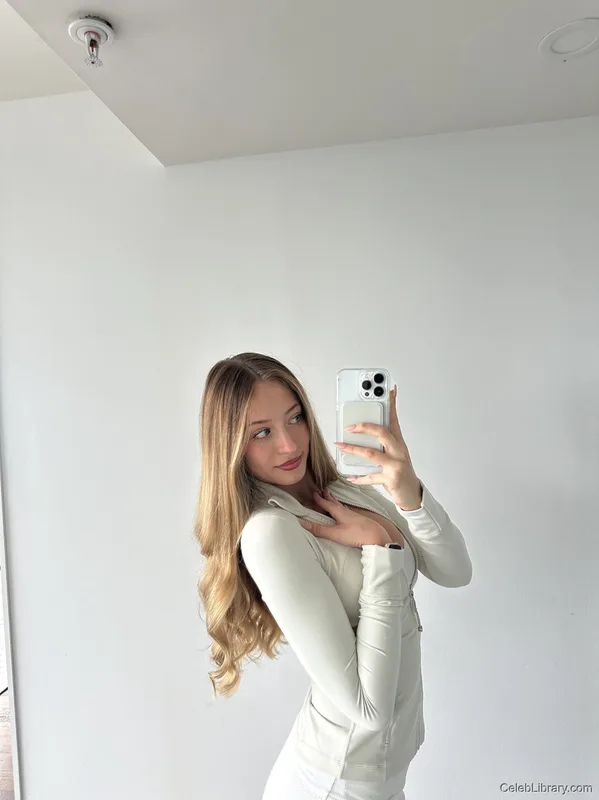 Sophia Diamond photo 20 of 1991