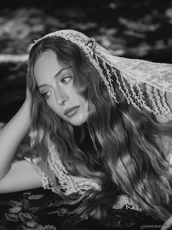 Sophia Diamond photo 1 of 1991