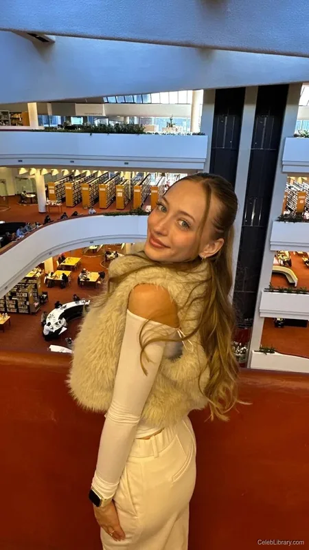 Sophia Diamond photo 3 of 1991