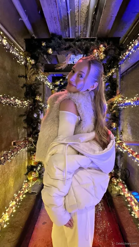 Sophia Diamond photo 14 of 1991