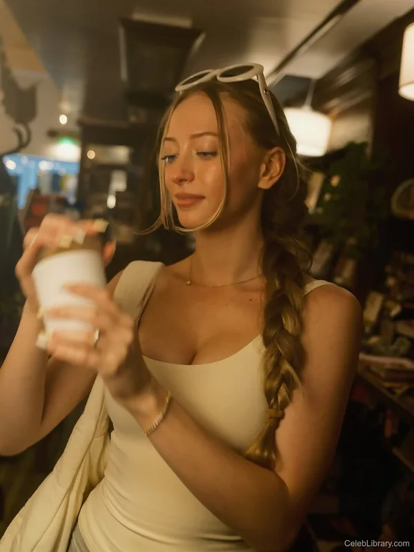 Sophia Diamond photo 16 of 1991
