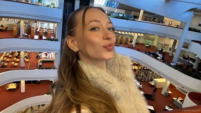 Sophia Diamond photo 18 of 1991