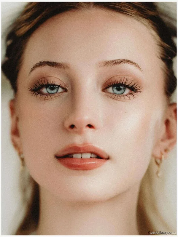 Sophia Diamond photo 19 of 1991
