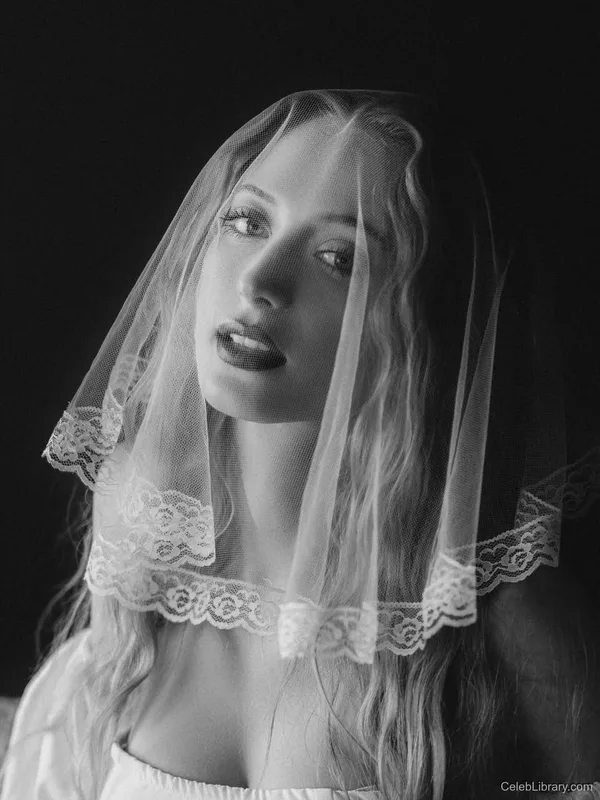 Sophia Diamond photo 6 of 1991