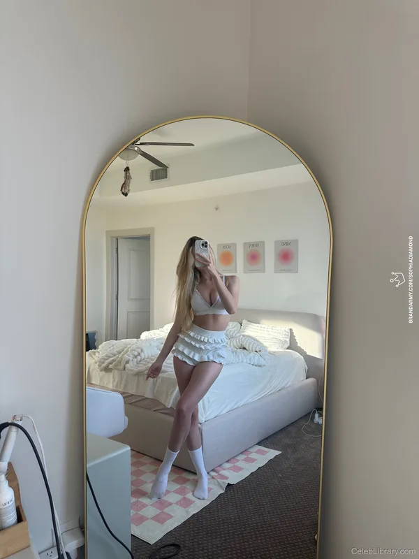 Sophia Diamond photo 15 of 1991