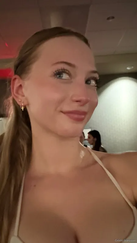 Sophia Diamond photo 22 of 1991