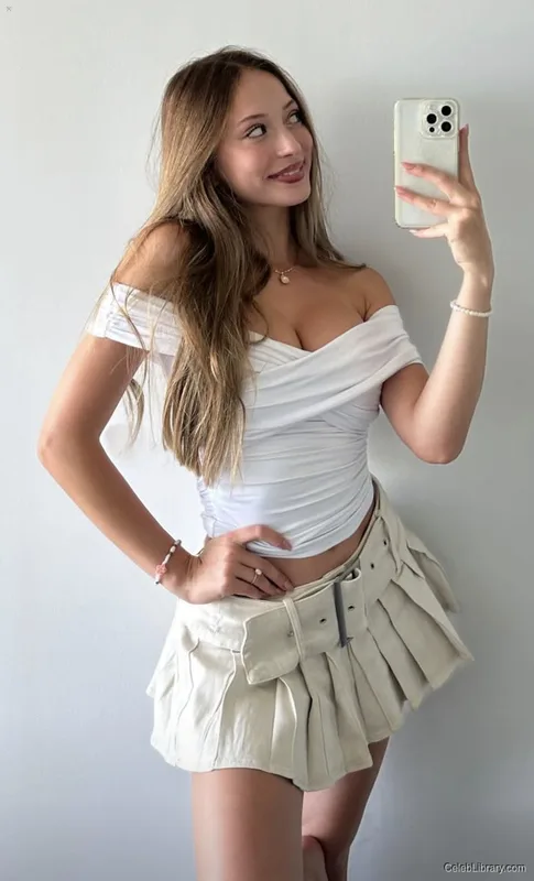 Sophia Diamond photo 2 of 1991