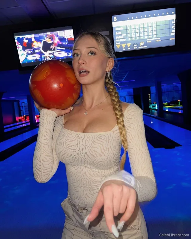 Sophia Diamond photo 23 of 1991