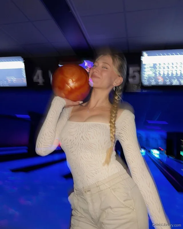 Sophia Diamond photo 24 of 1991