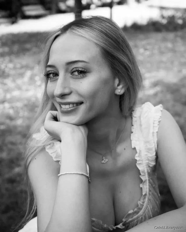 Sophia Diamond photo 7 of 1991