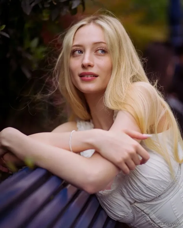Sophia Diamond photo 9 of 1991