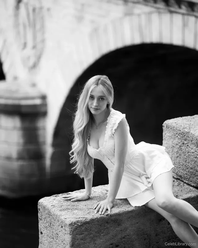 Sophia Diamond photo 11 of 1991