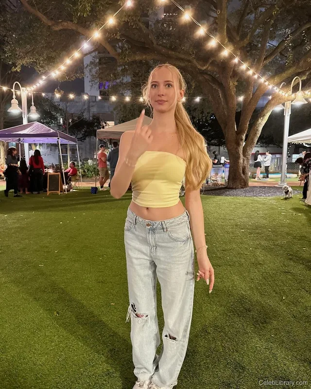 Sophia Diamond photo 24 of 1991