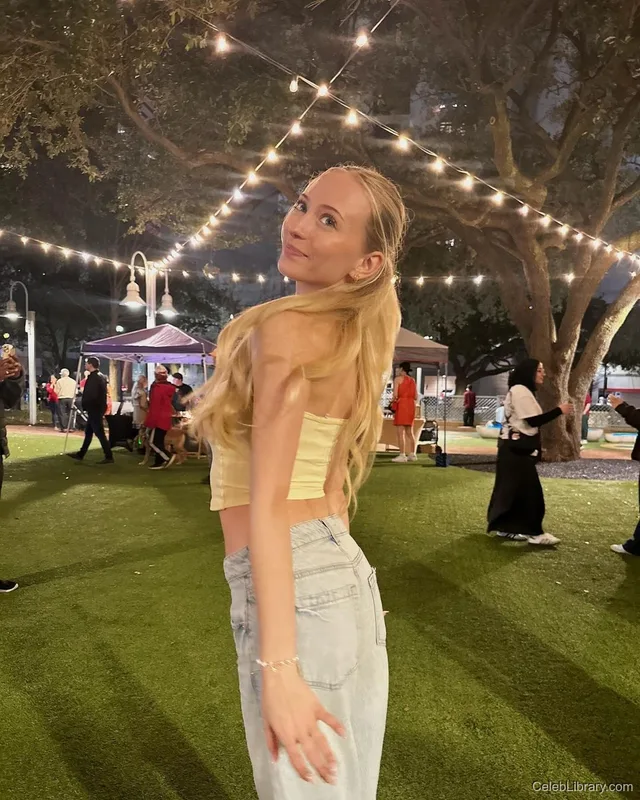 Sophia Diamond photo 1 of 1991