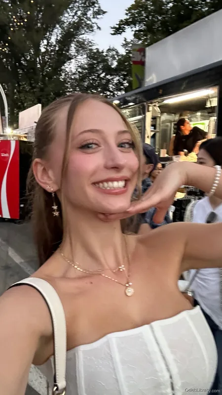 Sophia Diamond photo 7 of 1991