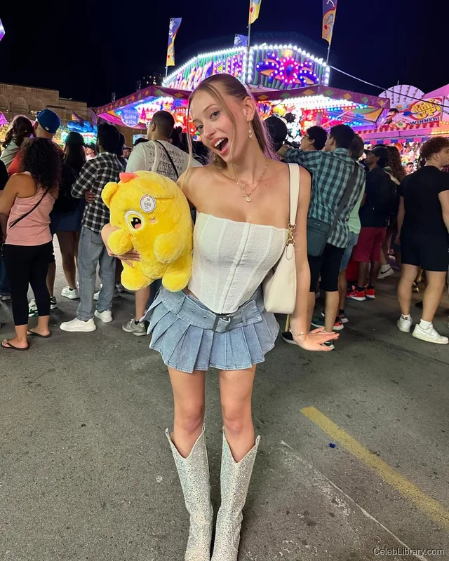 Sophia Diamond photo 9 of 1991