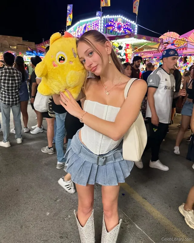 Sophia Diamond photo 12 of 1991