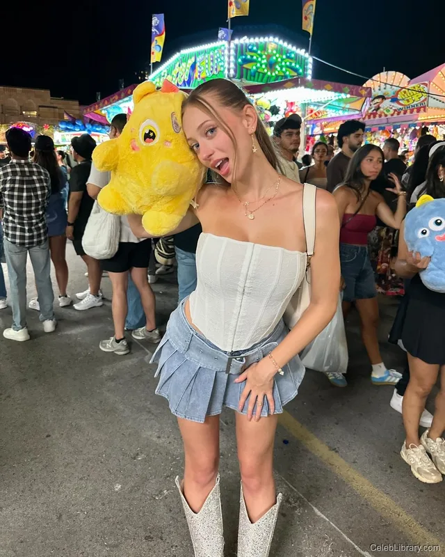 Sophia Diamond photo 13 of 1991