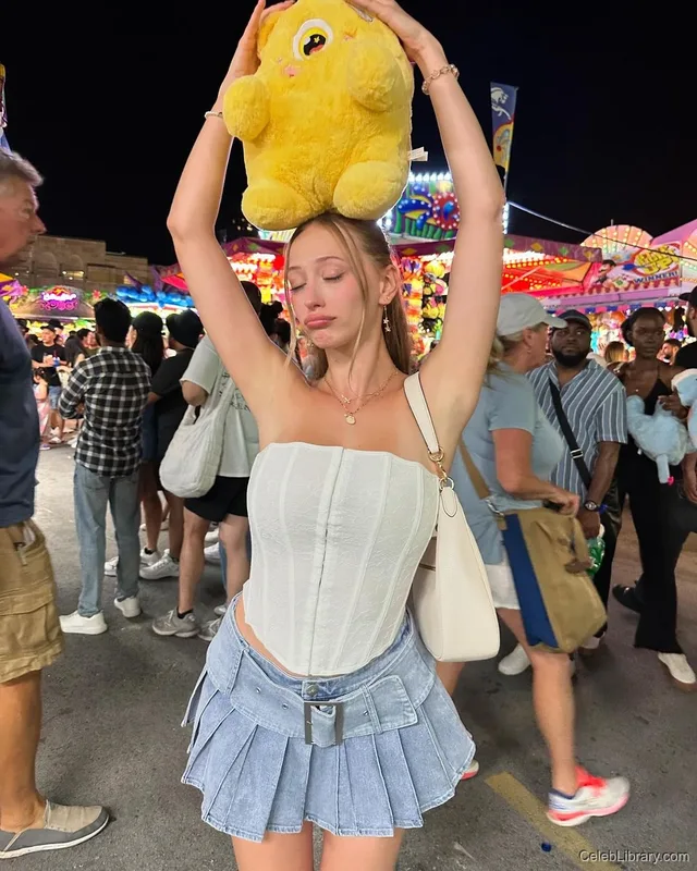 Sophia Diamond photo 17 of 1991