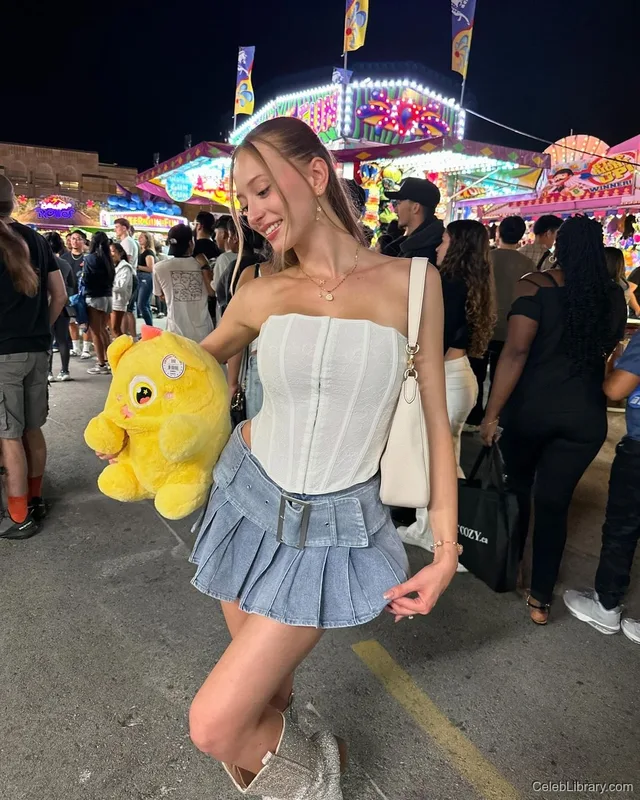Sophia Diamond photo 18 of 1991