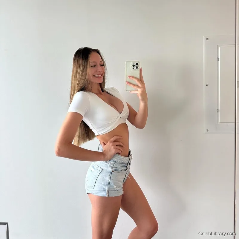 Sophia Diamond photo 22 of 1991