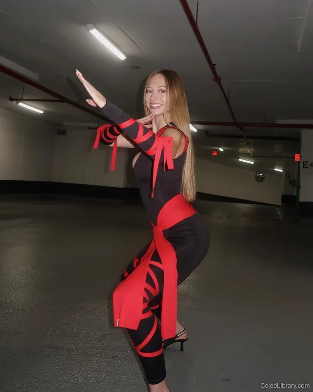 Sophia Diamond photo 10 of 1991