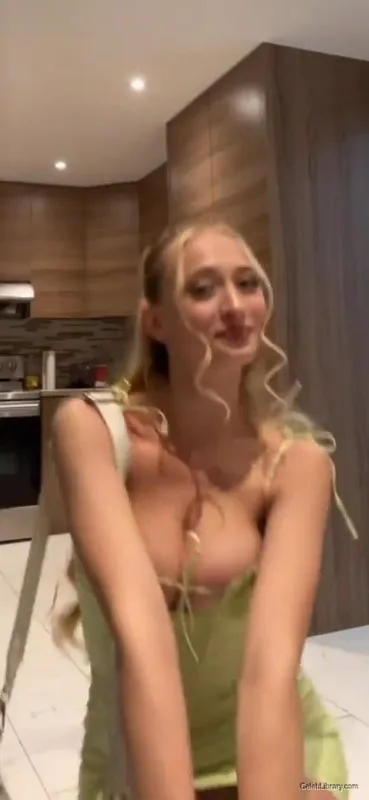 Sophia Diamond photo 4 of 1991