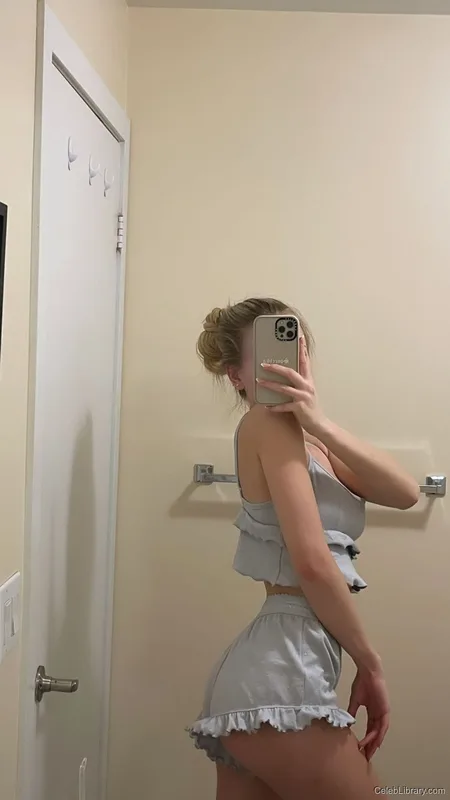 Sophia Diamond photo 3 of 1991