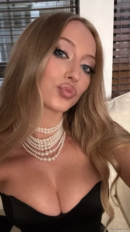 Sophia Diamond photo 4 of 1991