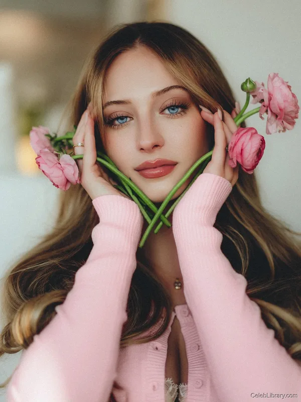 Sophia Diamond photo 16 of 1991