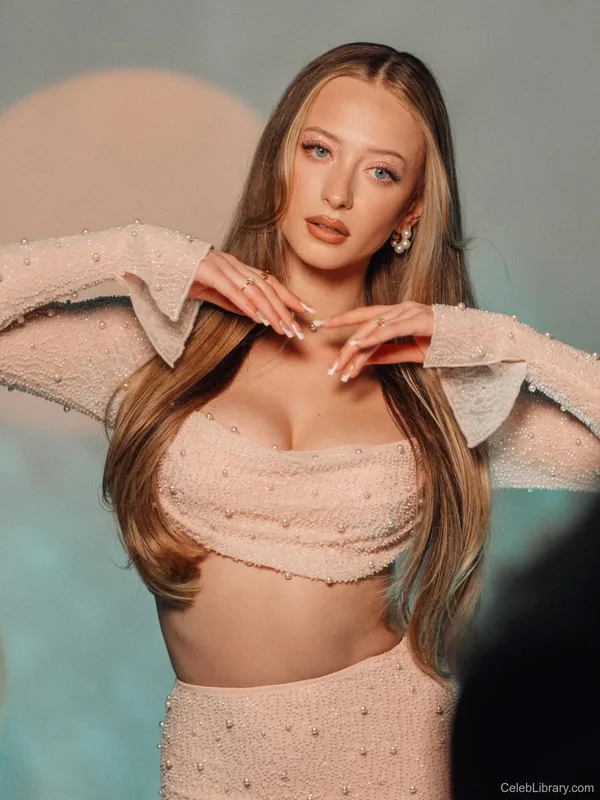 Sophia Diamond photo 3 of 1991