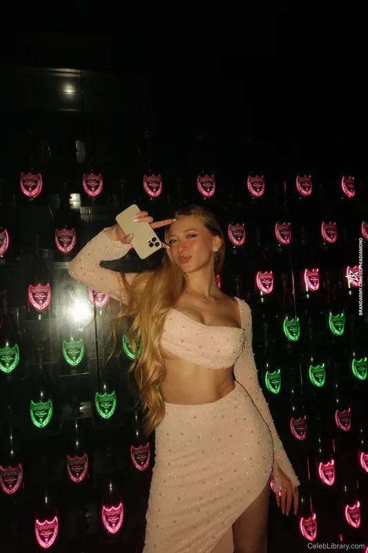 Sophia Diamond photo 1 of 1991